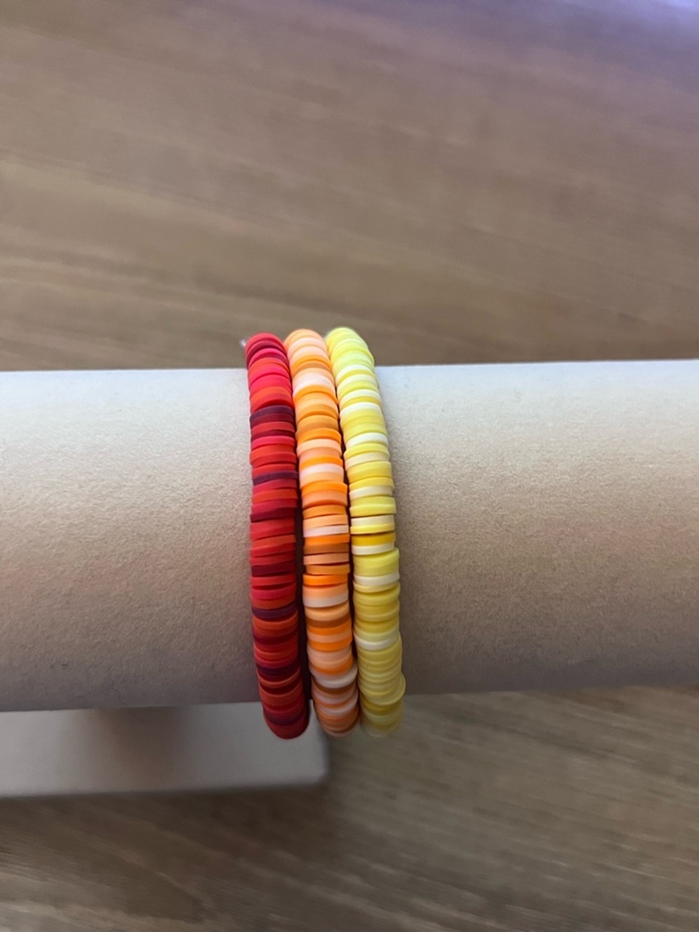 7 Piece Rainbow Bead Stretch Bracelet Set Colorful Stackable Elastic Bracelets - Picture 4 of 6